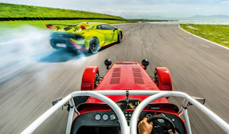 Lamborghini Huracán STO v Caterham Seven 420 Cup