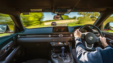 Toyota GR Supra v BMW M240i xDrive