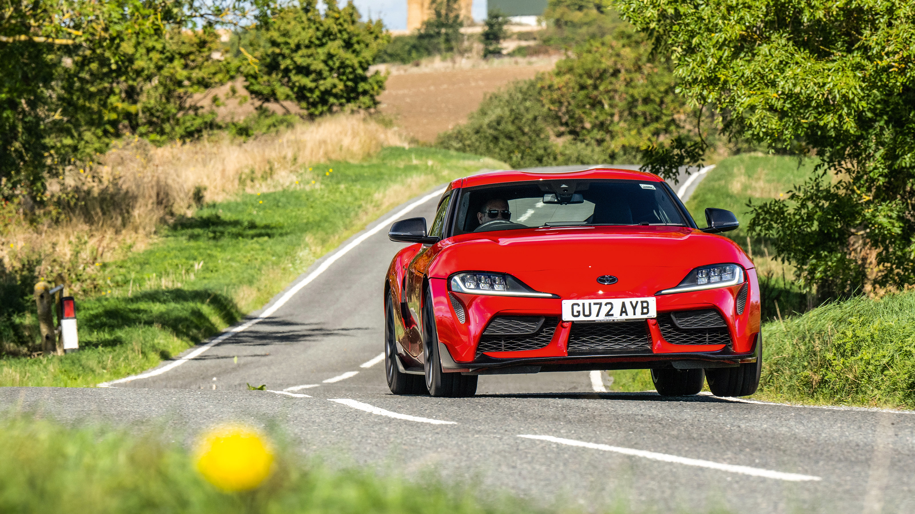 Toyota GR Supra v BMW M240i xDrive