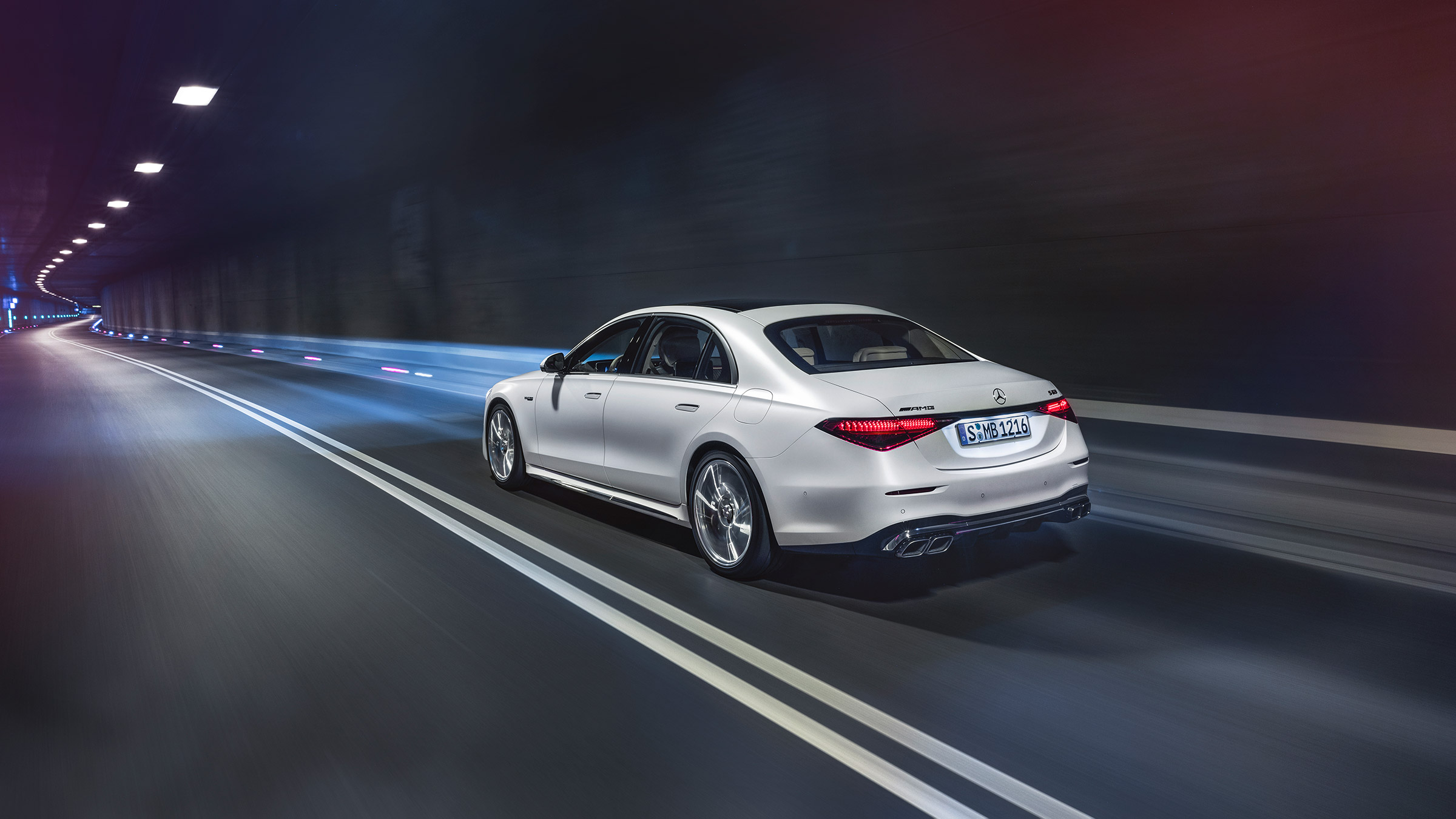 Mercedes-AMG S63 header – rear tracking 