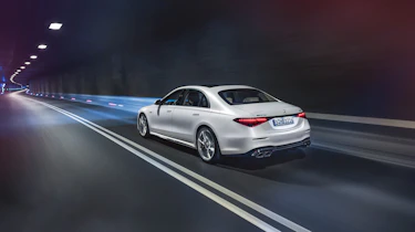 Mercedes-AMG S63 header – rear tracking