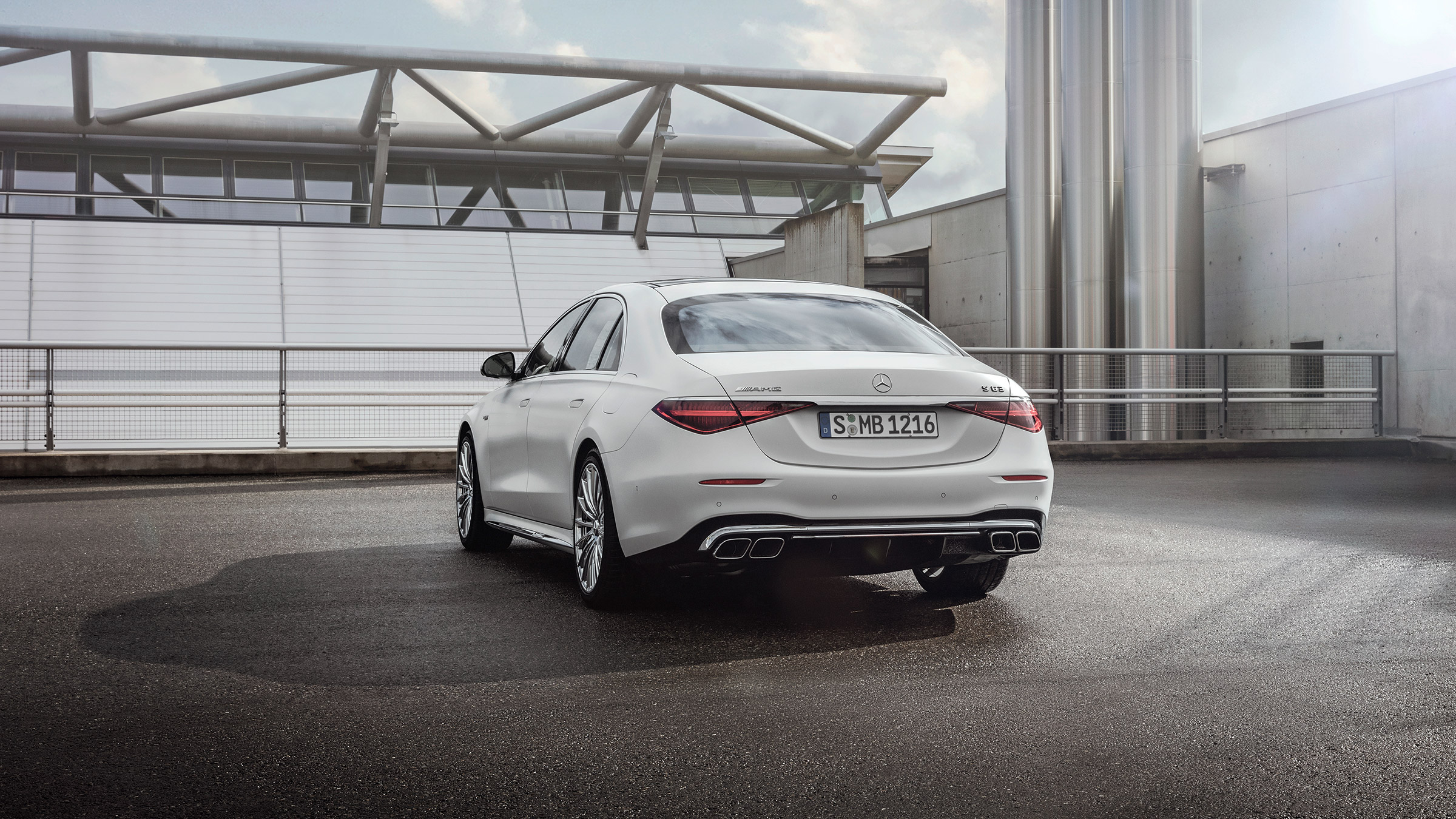 Mercedes-AMG S63 header – tail