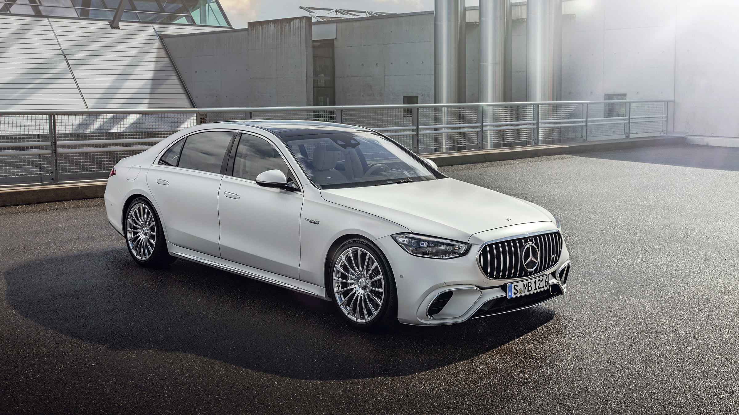 Mercedes-AMG S63 header – front static