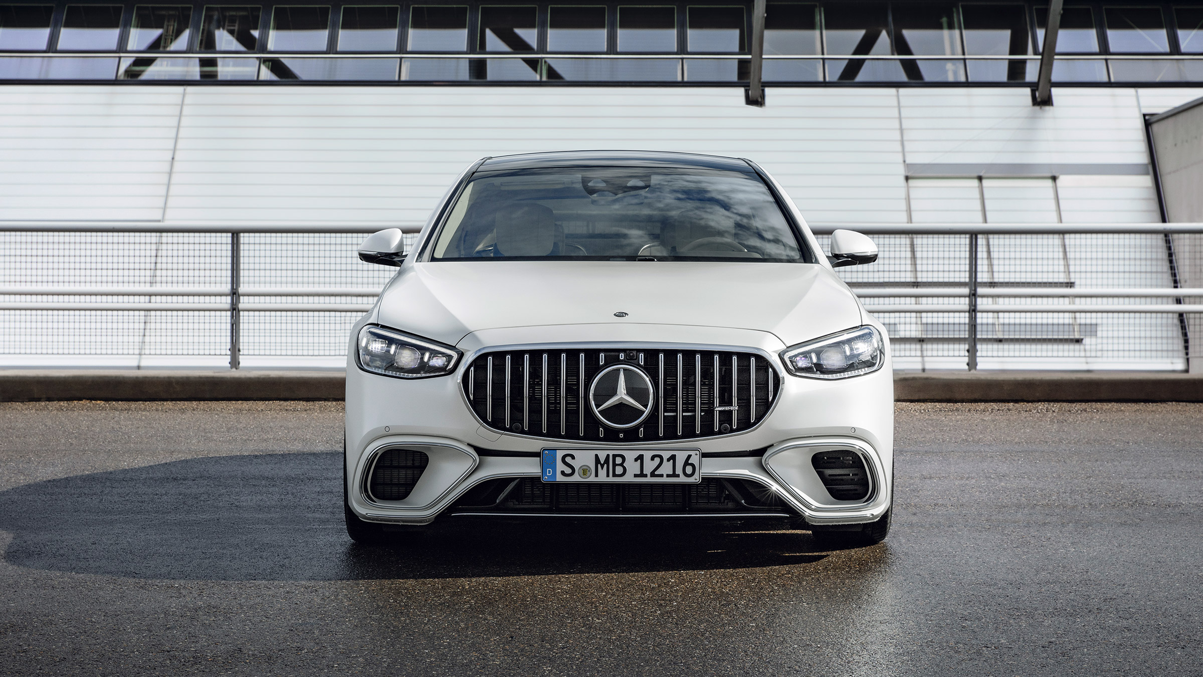 Mercedes-AMG S63 header – nose