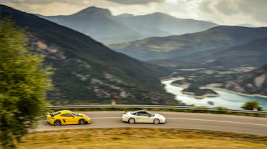 Porsche Cayman GT4 RS v Huracán STO v 458 Speciale v Honda NSX‑R