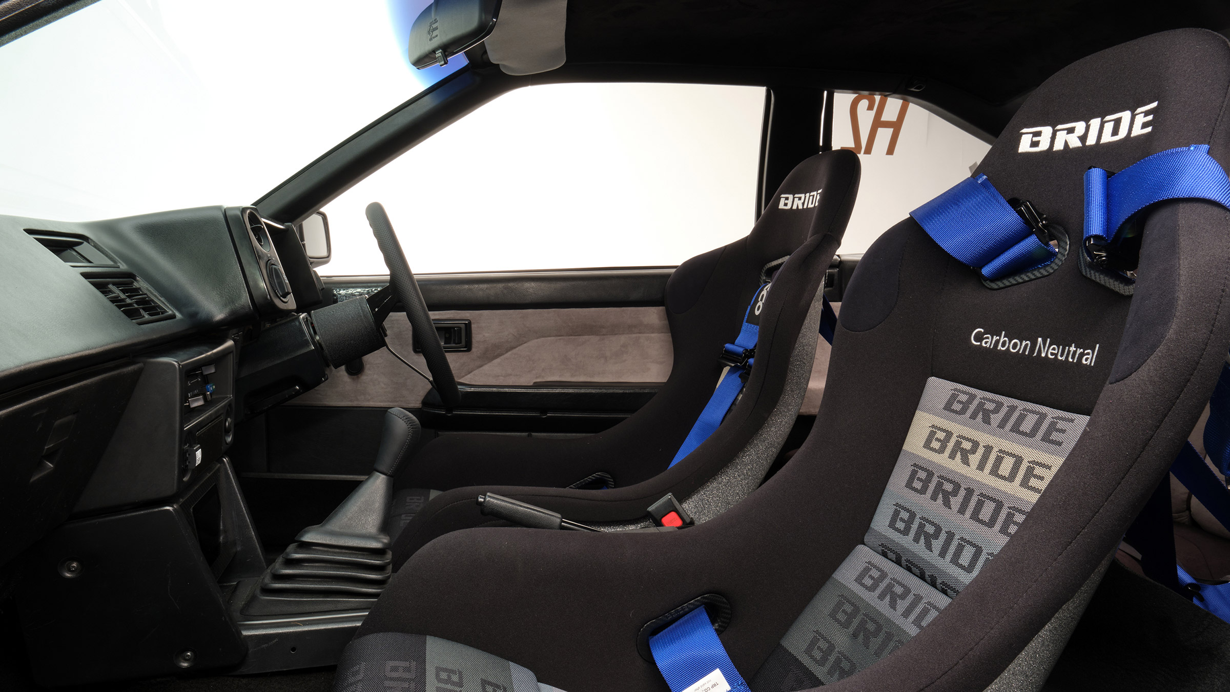 Toyota AE68 H2 Concept – cabin