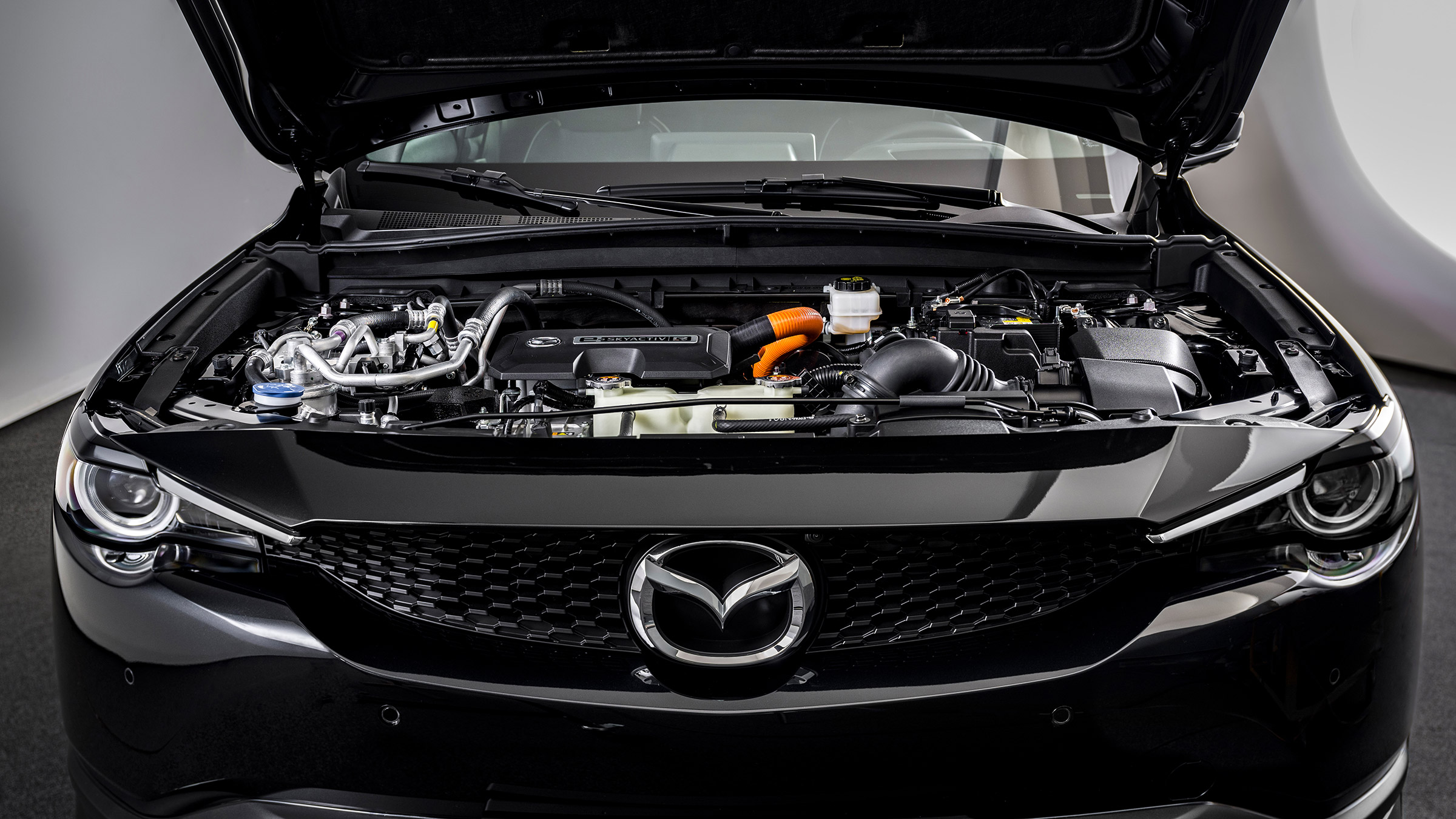 Mazda MX-30 R-EV – bonnet