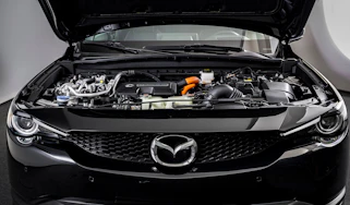 Mazda MX-30 R-EV – bonnet