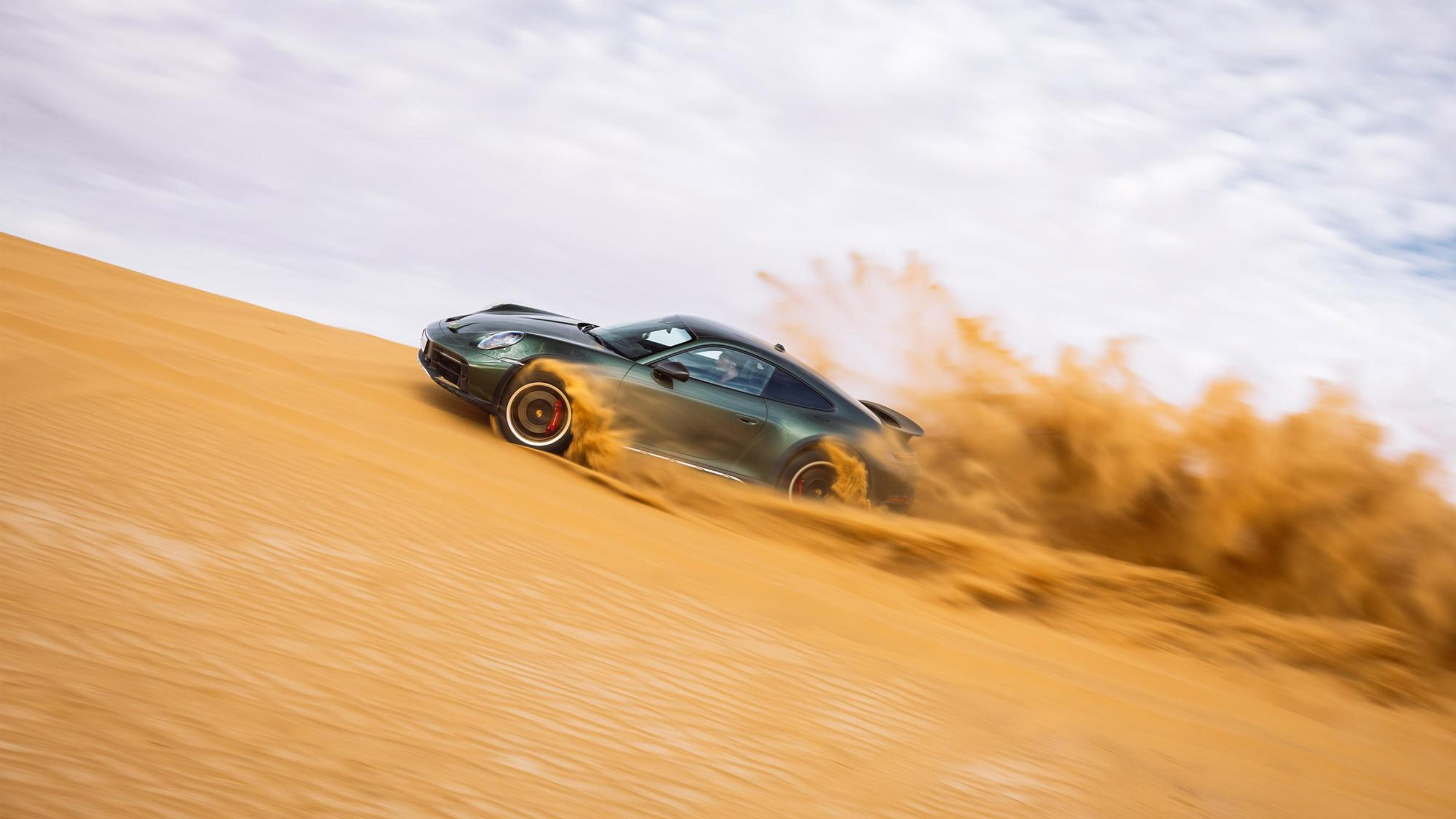 Porsche 911 Dakar – side