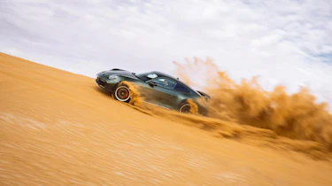 Porsche 911 Dakar – side