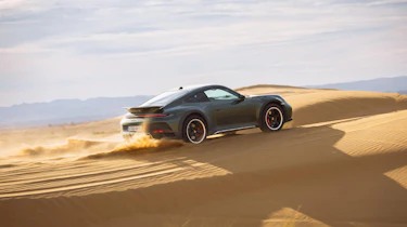 Porsche 911 Dakar – side