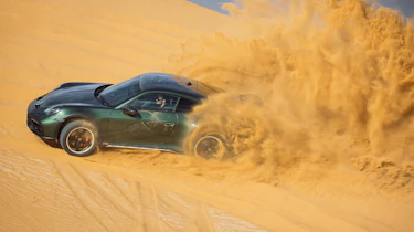 Porsche 911 Dakar – side