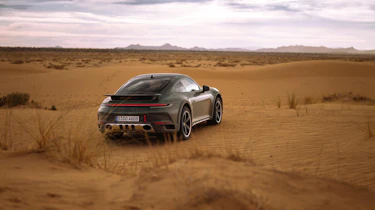Porsche 911 Dakar – rear