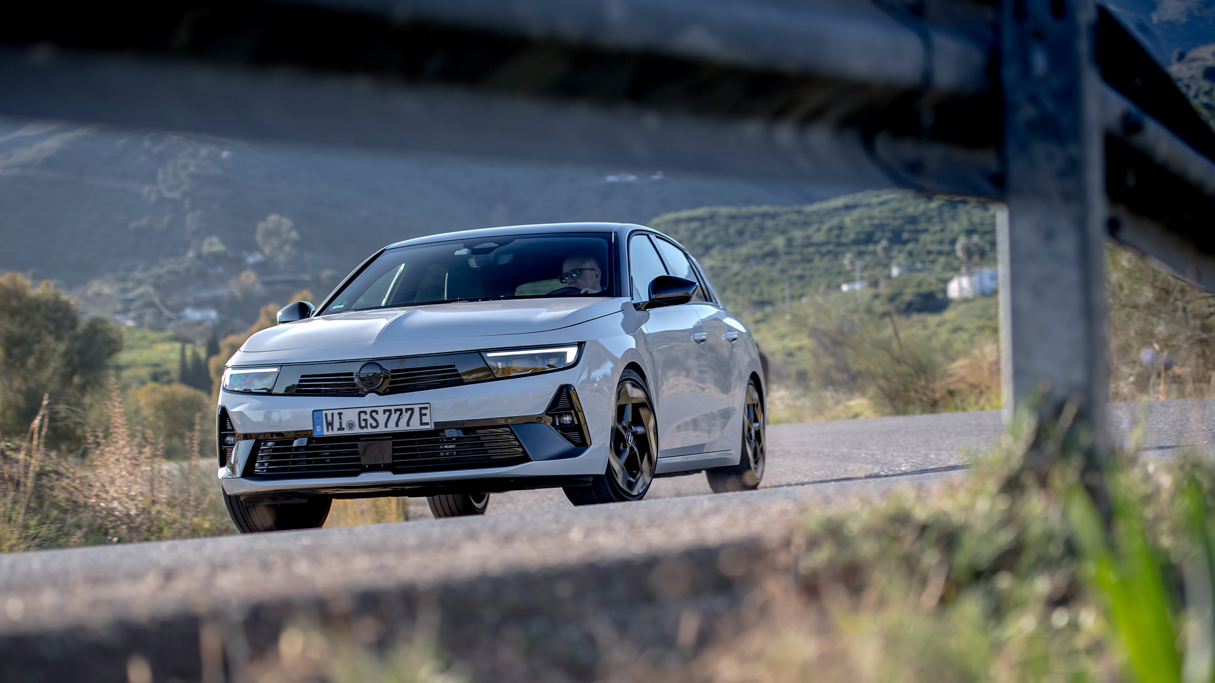 Vauxhall Astra GSe – cornering