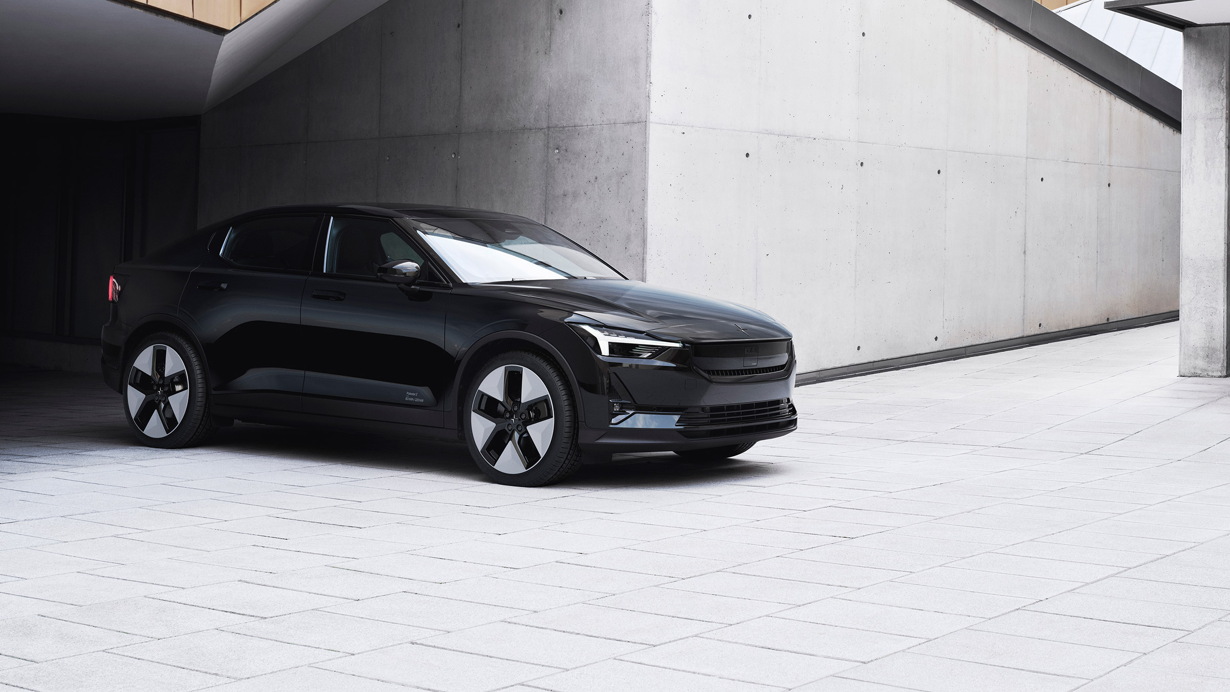 Polestar 2 MY24 – side
