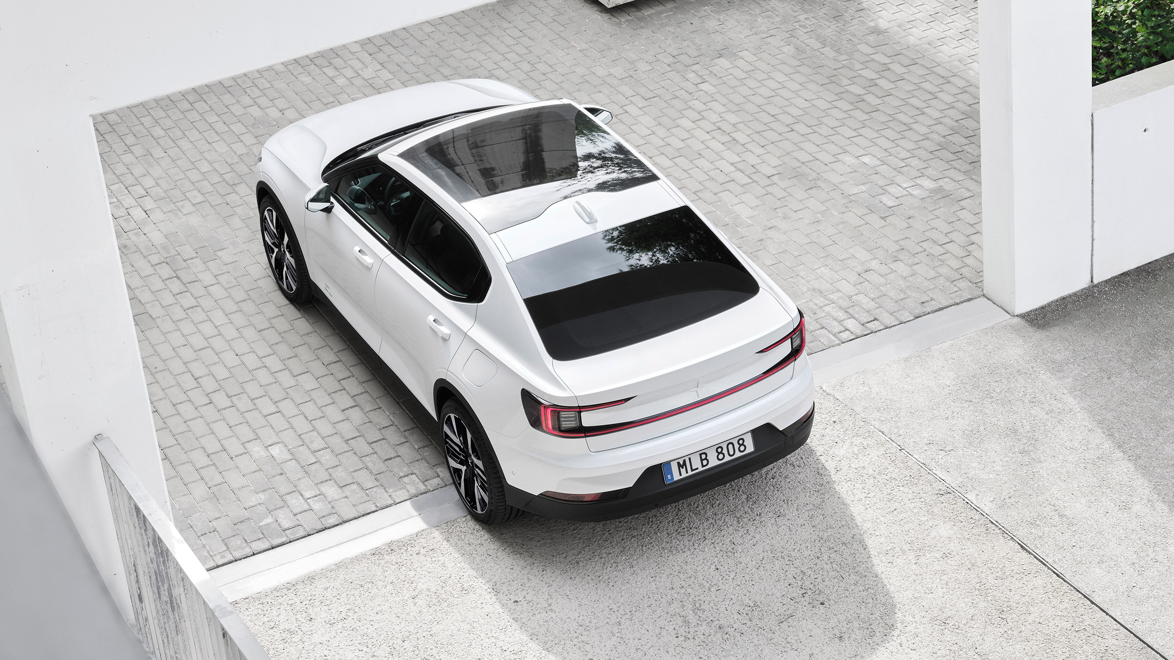Polestar 2 MY24 – rear
