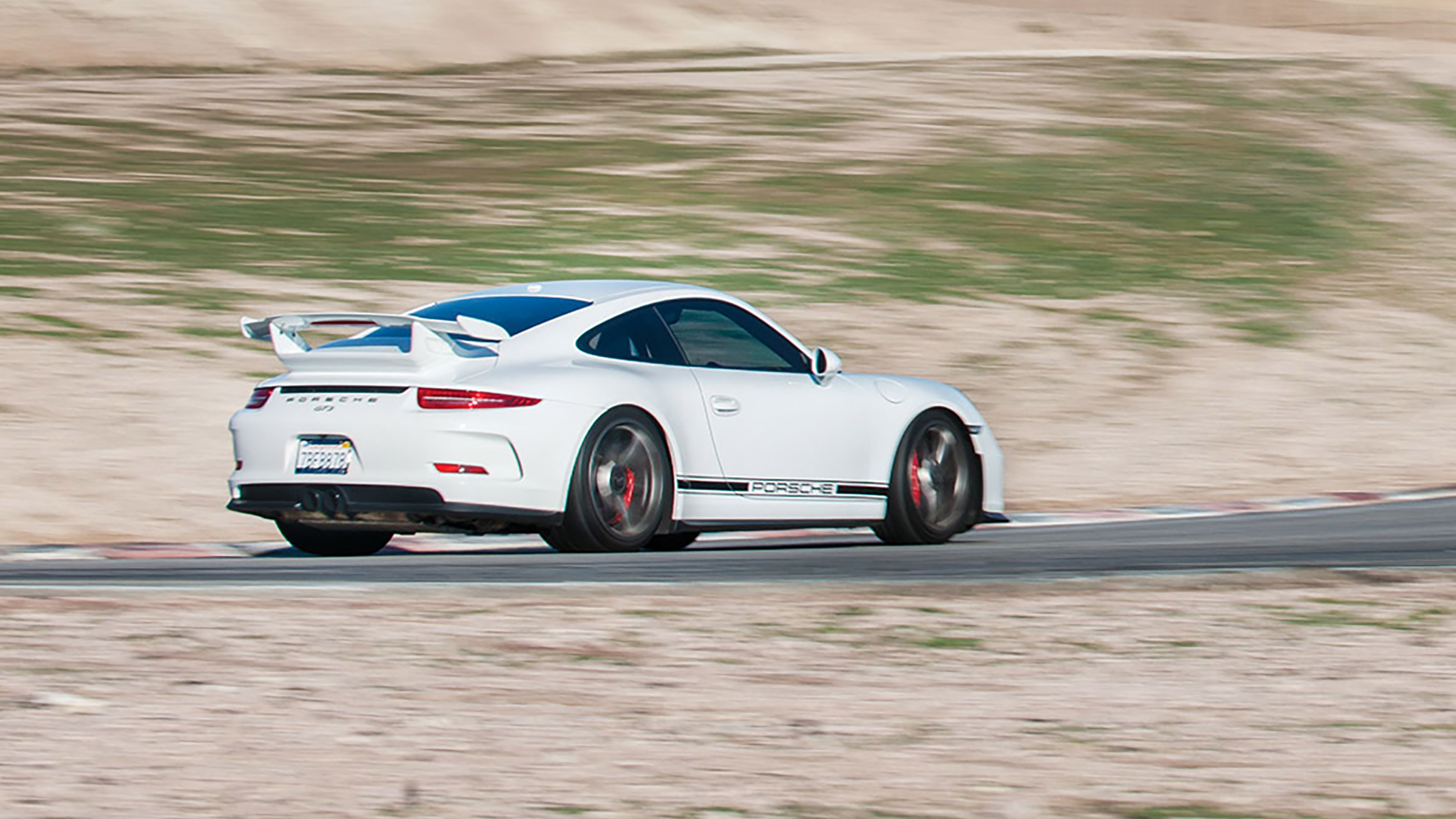 Porsche 911 GT3 and Corvette Z06