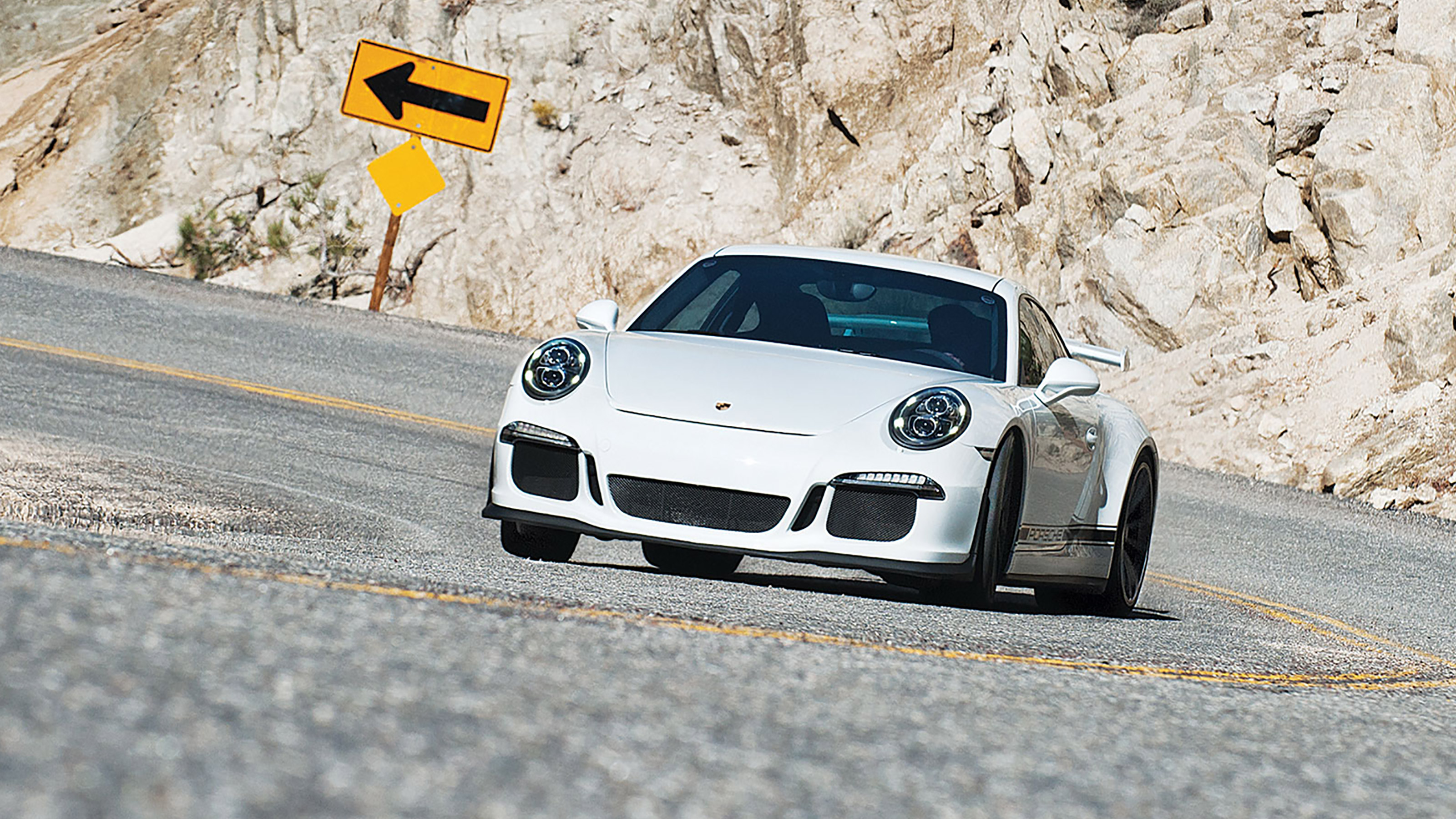 Porsche 911 GT3 and Corvette Z06