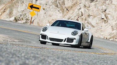 Porsche 911 GT3 and Corvette Z06