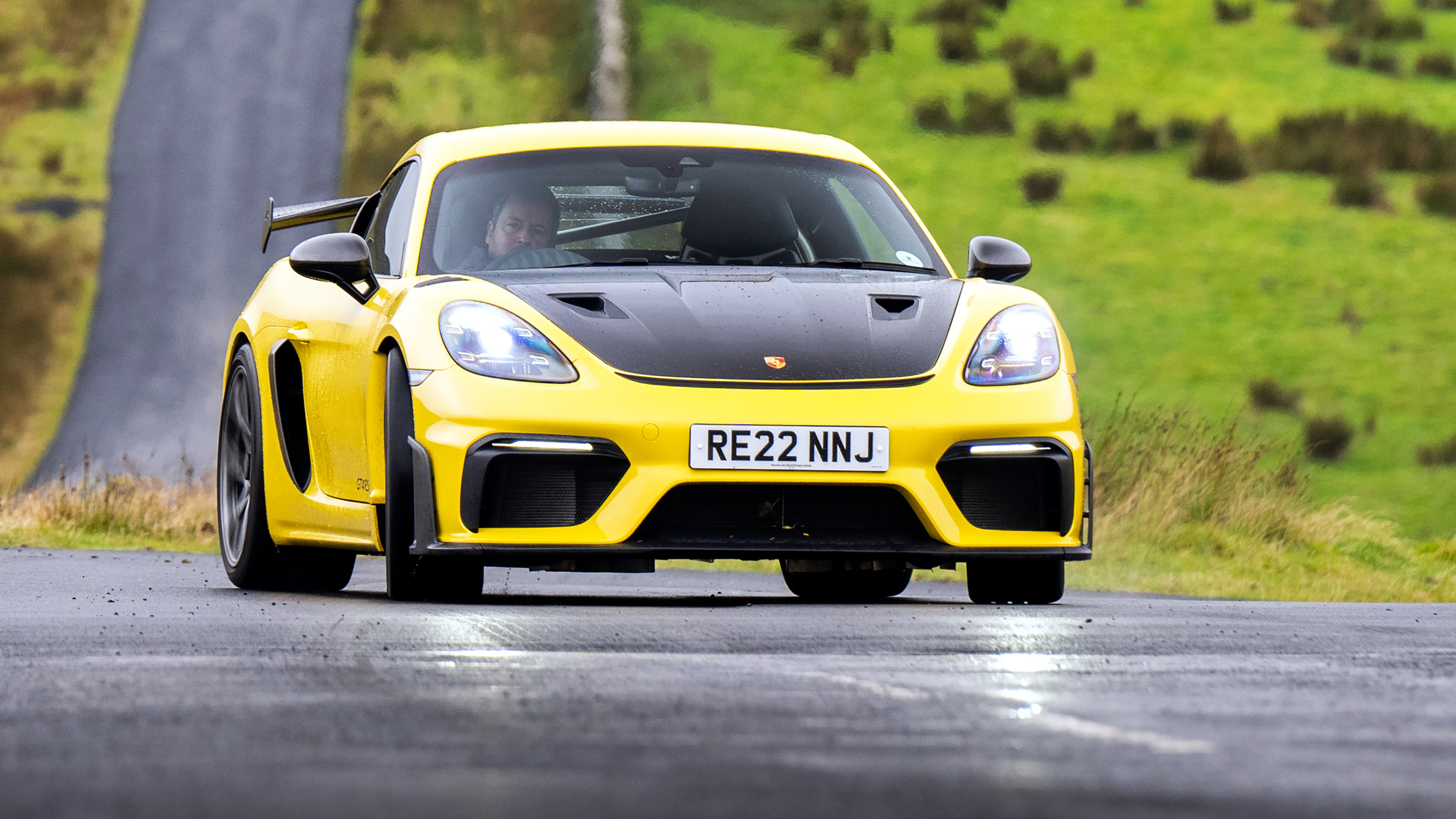 Porsche Cayman GT4 RS