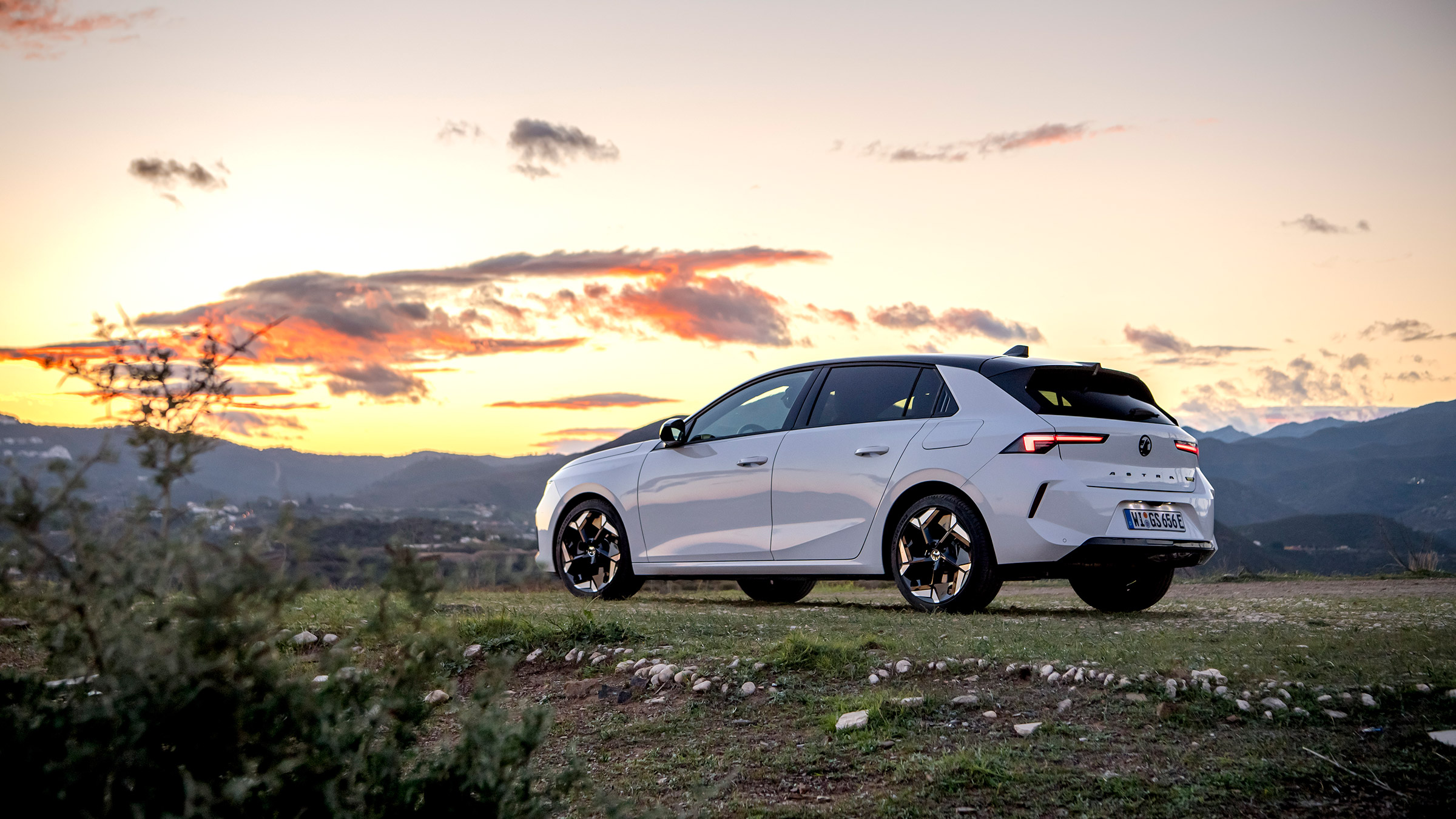 Vauxhall Astra GSe – rear static