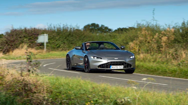 Aston Martin Vantage Roadster – front