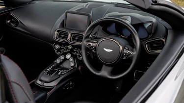 Aston Martin Vantage Roadster – interior
