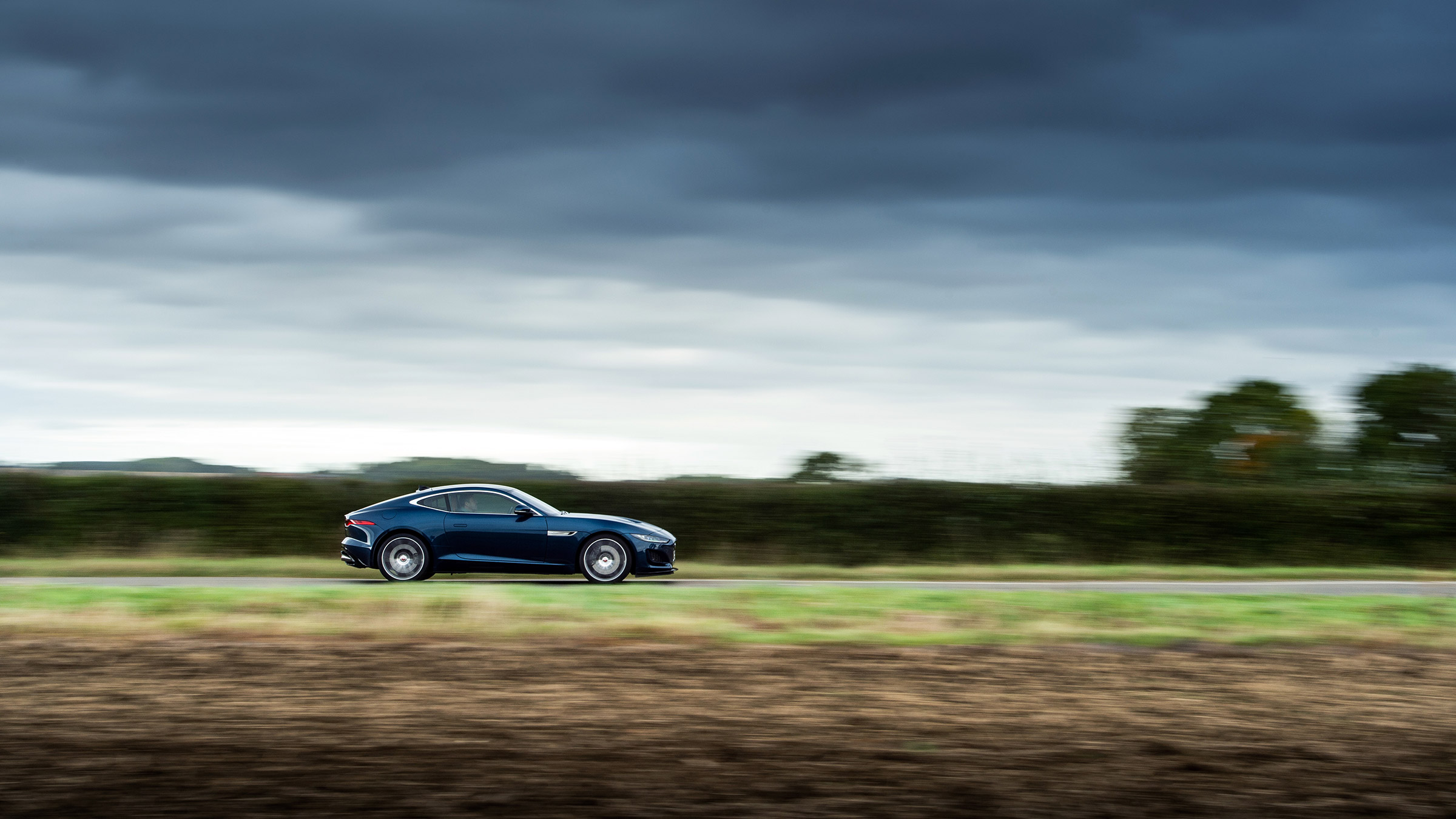 Jaguar F-type P450 FF – side
