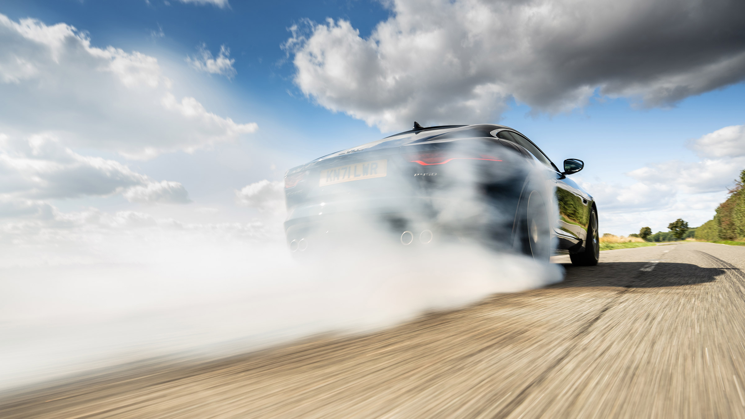 Jaguar F-type P450 FF – rear