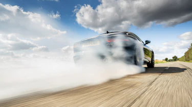 Jaguar F-type P450 FF – rear