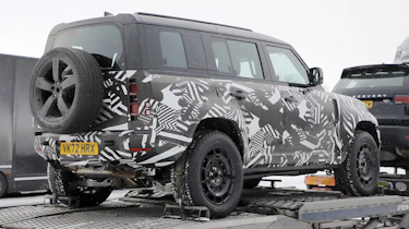 Land Rover Defender SVR
