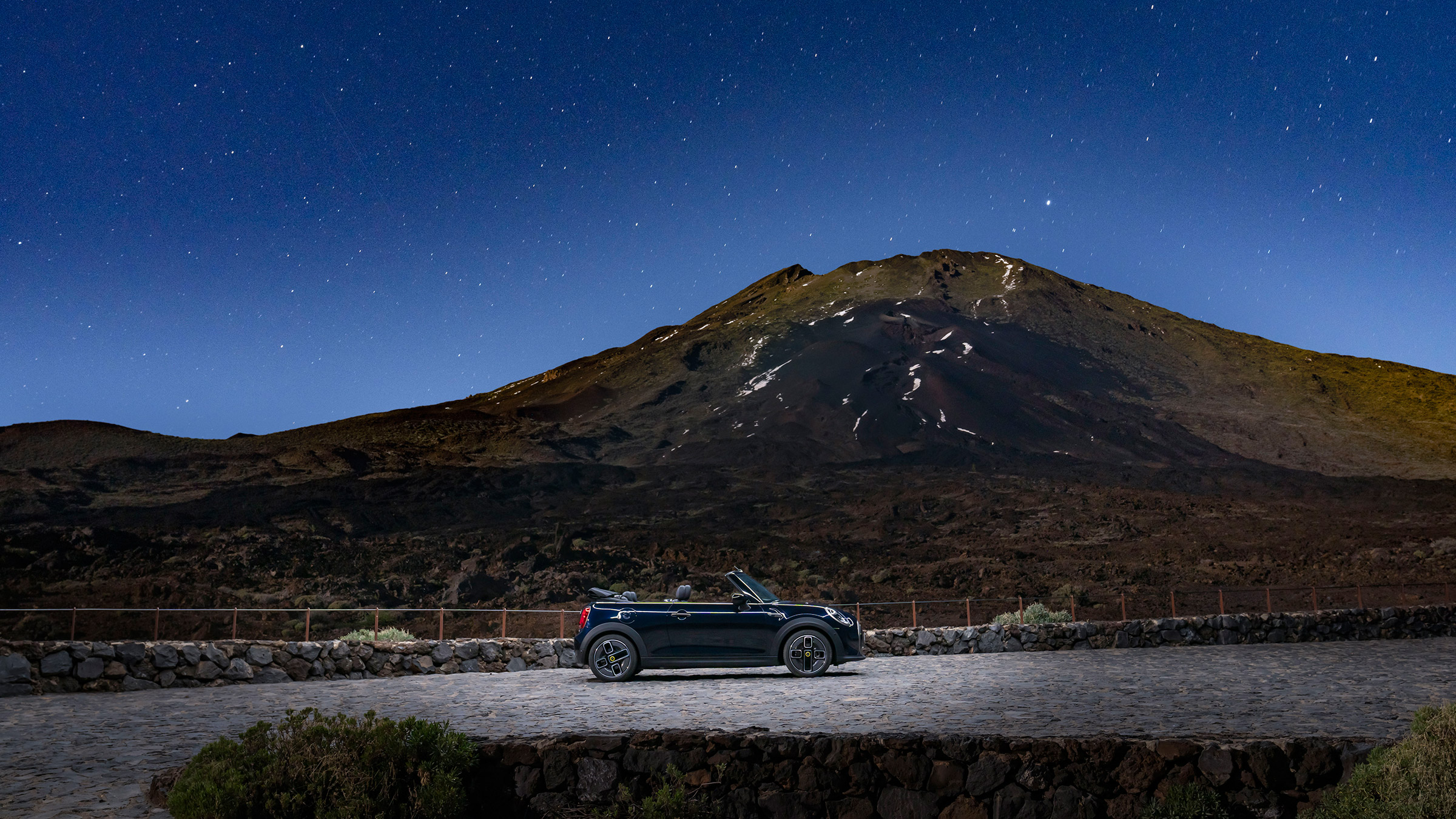 Mini Cooper S E Convertible – side
