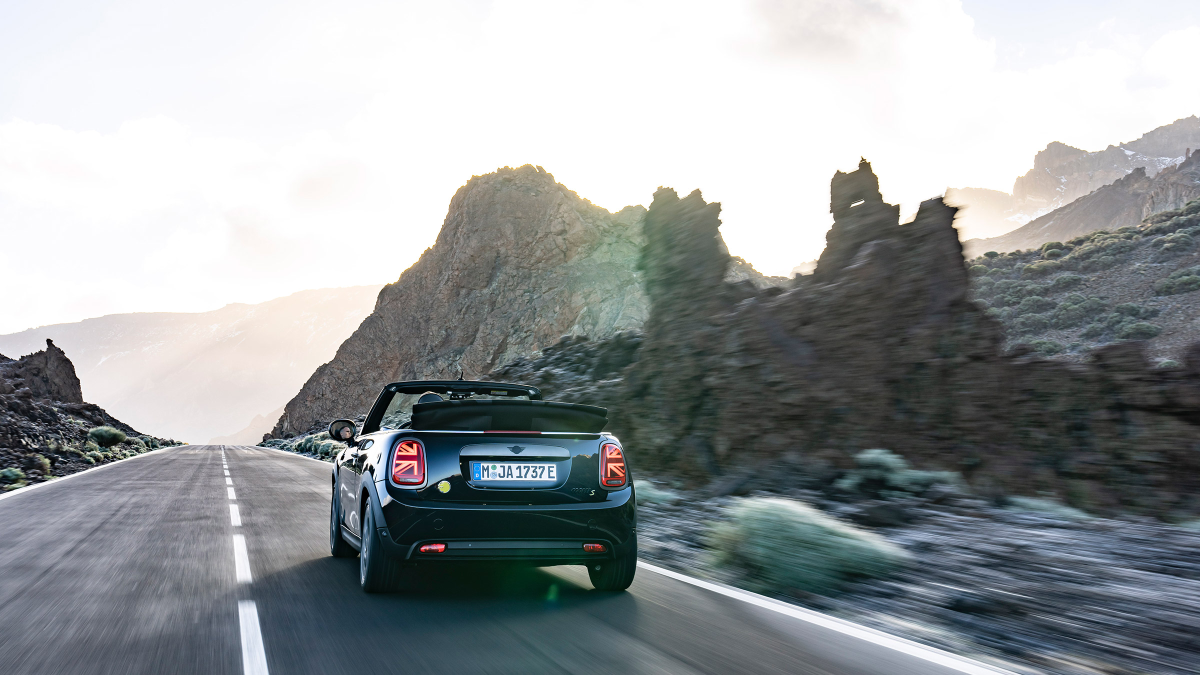 Mini Cooper S E Convertible – rear tracking