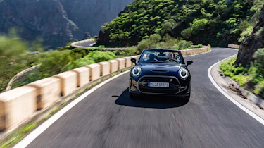 Mini Cooper S E Convertible – front