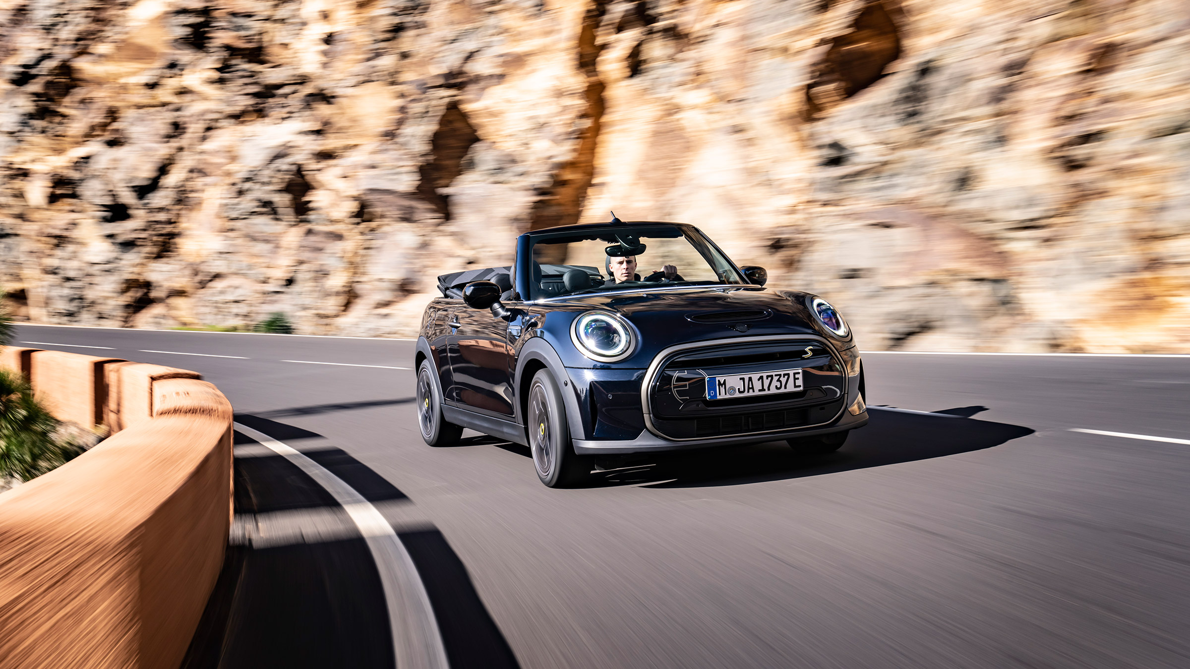 Mini Cooper S E Convertible – nose