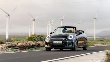 Mini Cooper S E Convertible – nose