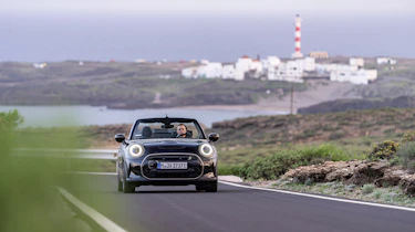 Mini Cooper S E Convertible – nose
