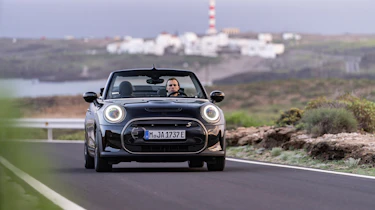 Mini Cooper S E Convertible – nose