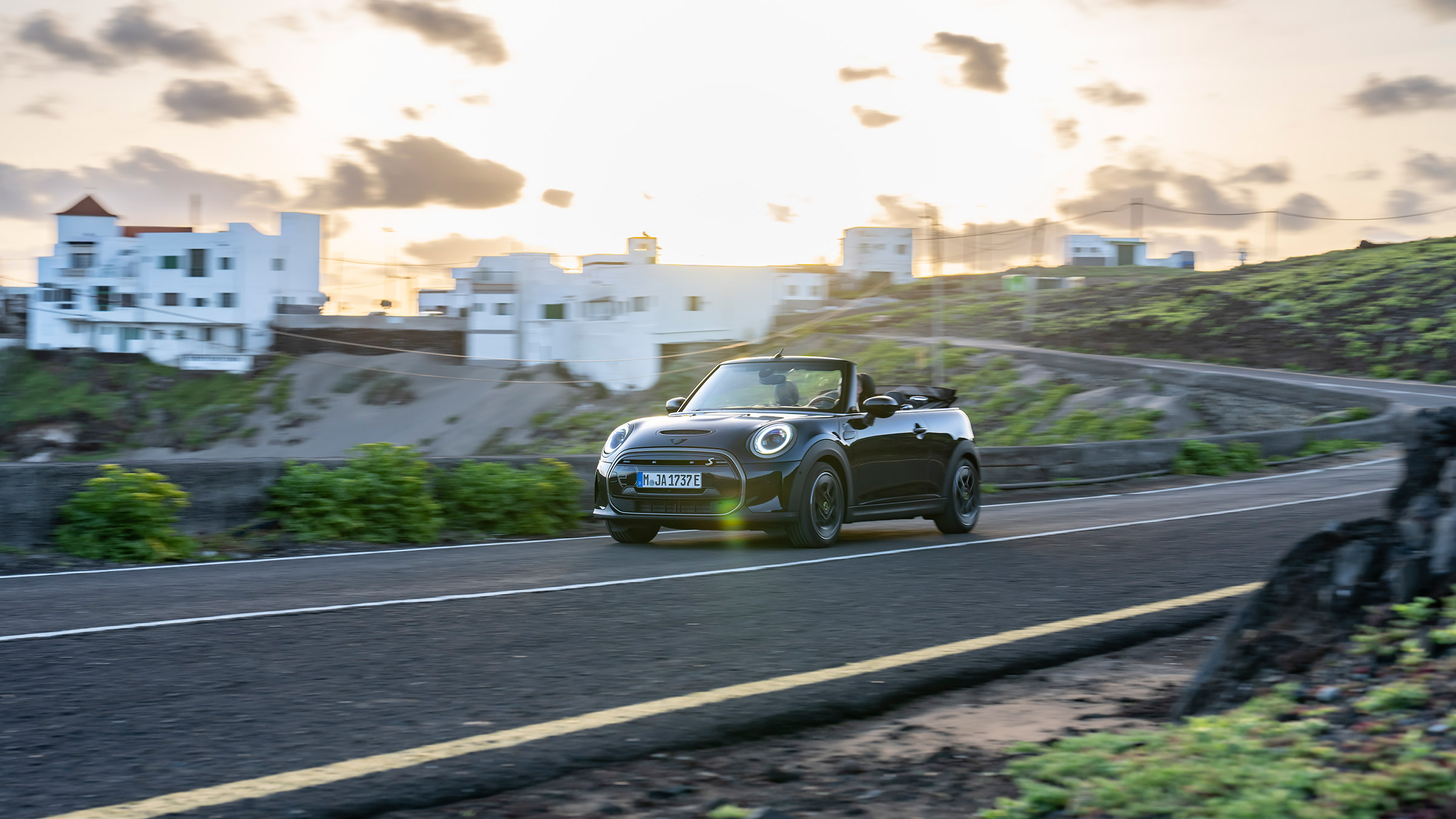 Mini Cooper S E Convertible – front quarter