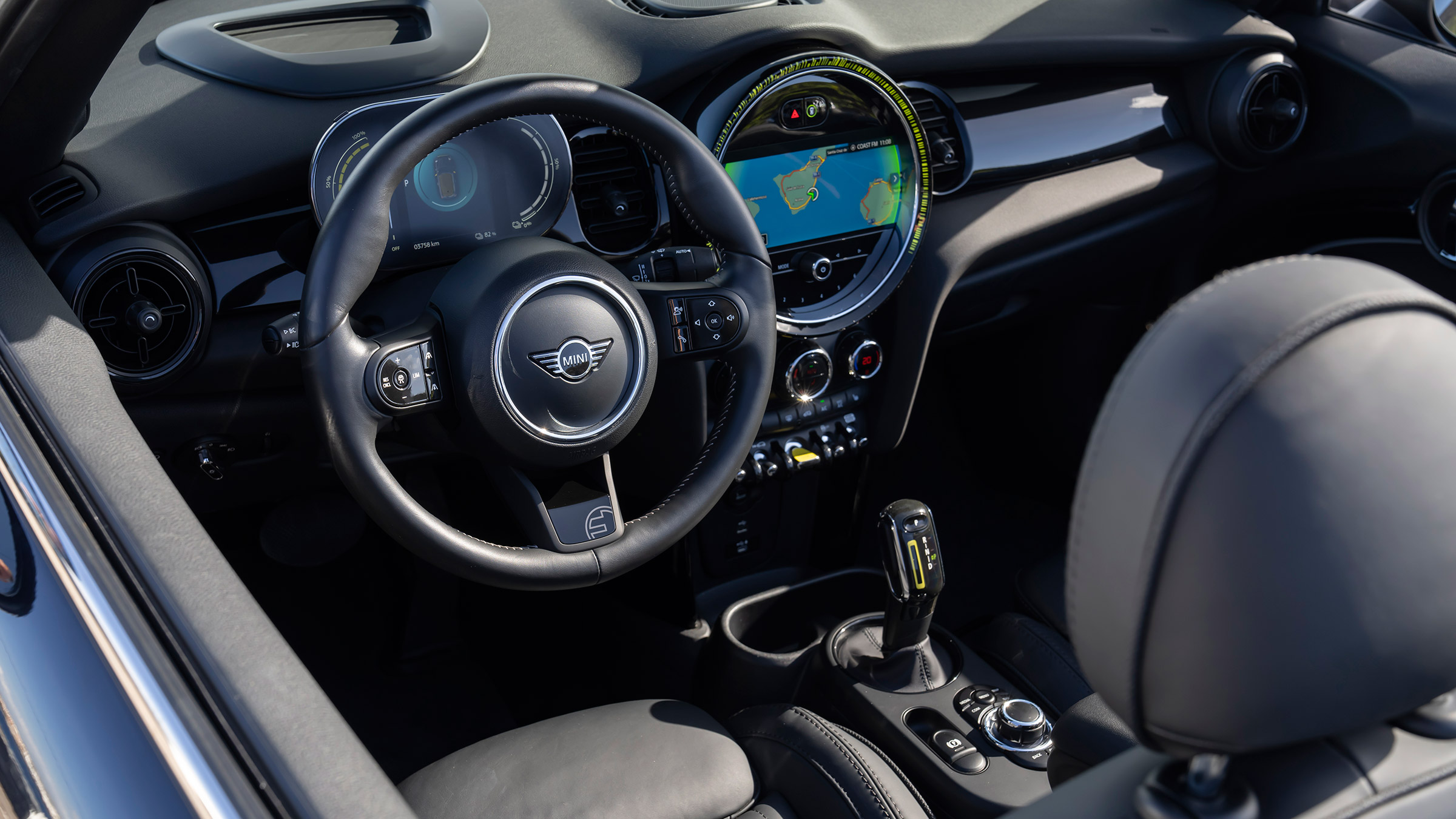 Mini Cooper S E Convertible – dash