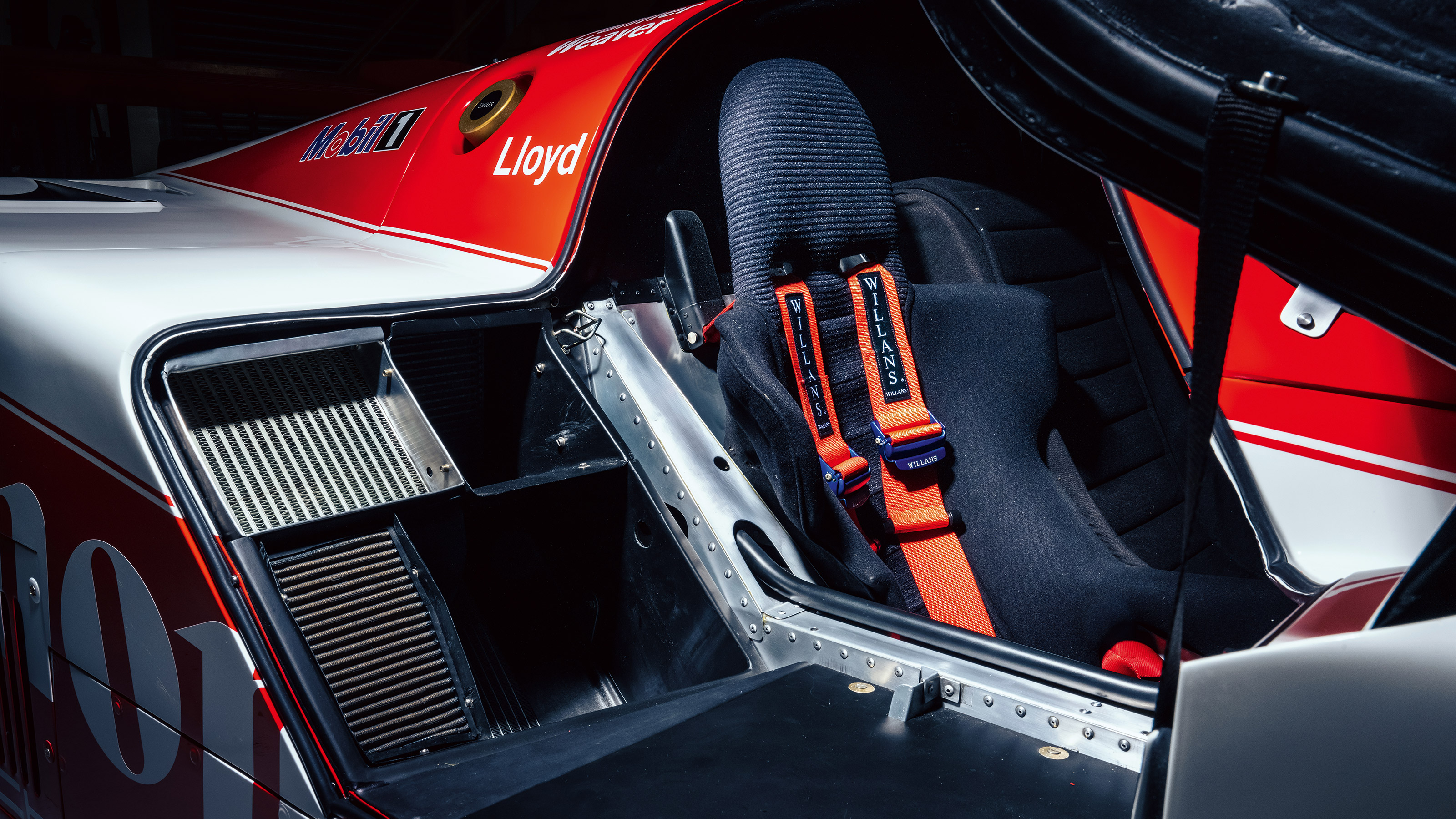 Porsche 956