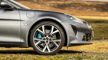 Toyota GR86 v Mazda MX-5 v Alpine A110 GT