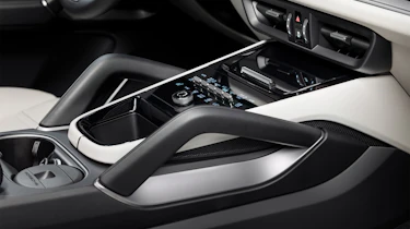 2023 Porsche Cayenne interior