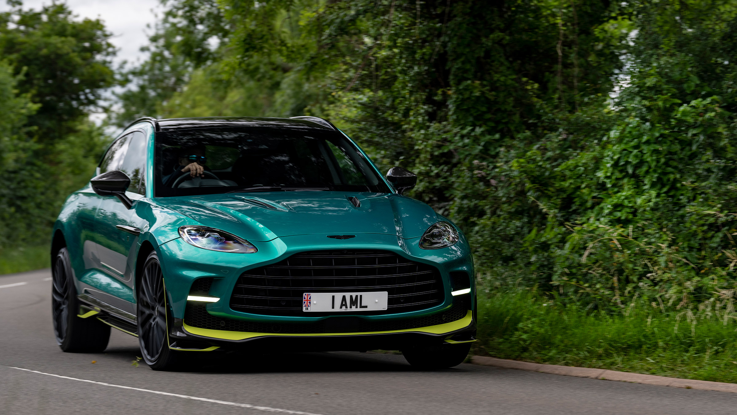 Aston Martin DBX707 – front cornering