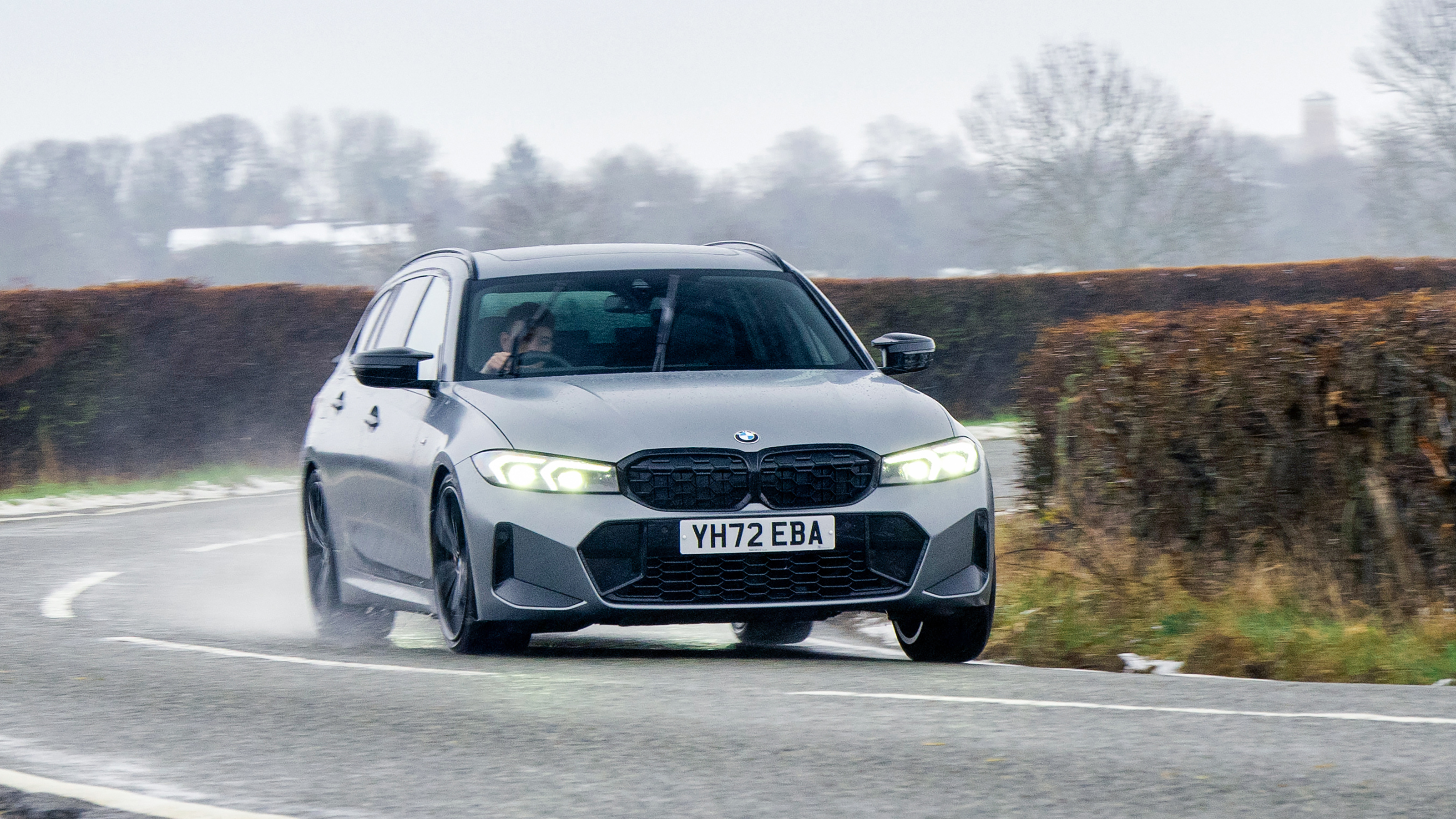 BMW M340i xDrive Touring - cornering 2
