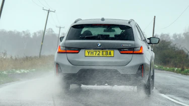 BMW M340i xDrive Touring - rear cornering