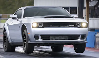 Dodge Challenger SRT Demon 170 - wheelie