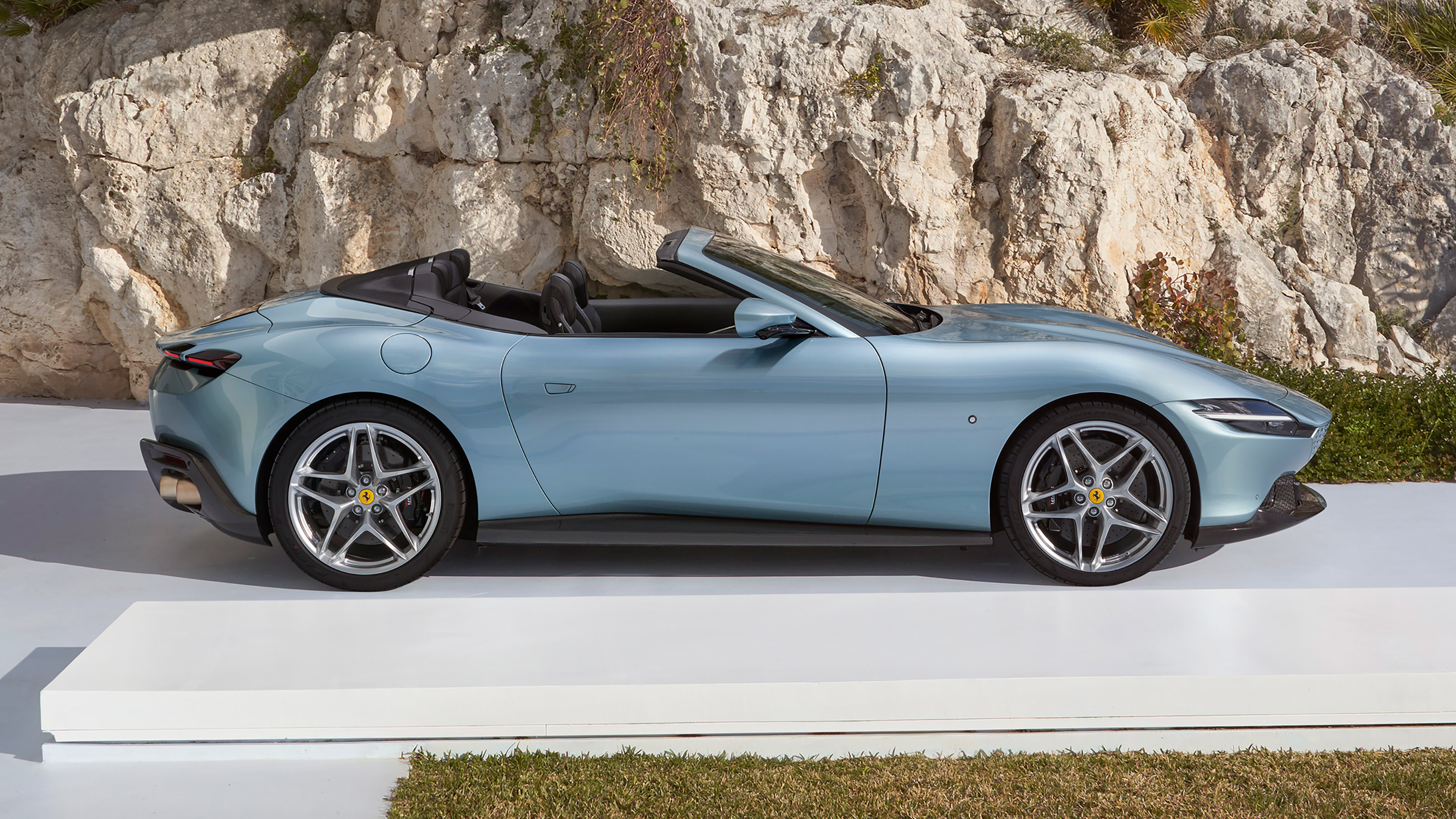 Ferrari Roma Spider