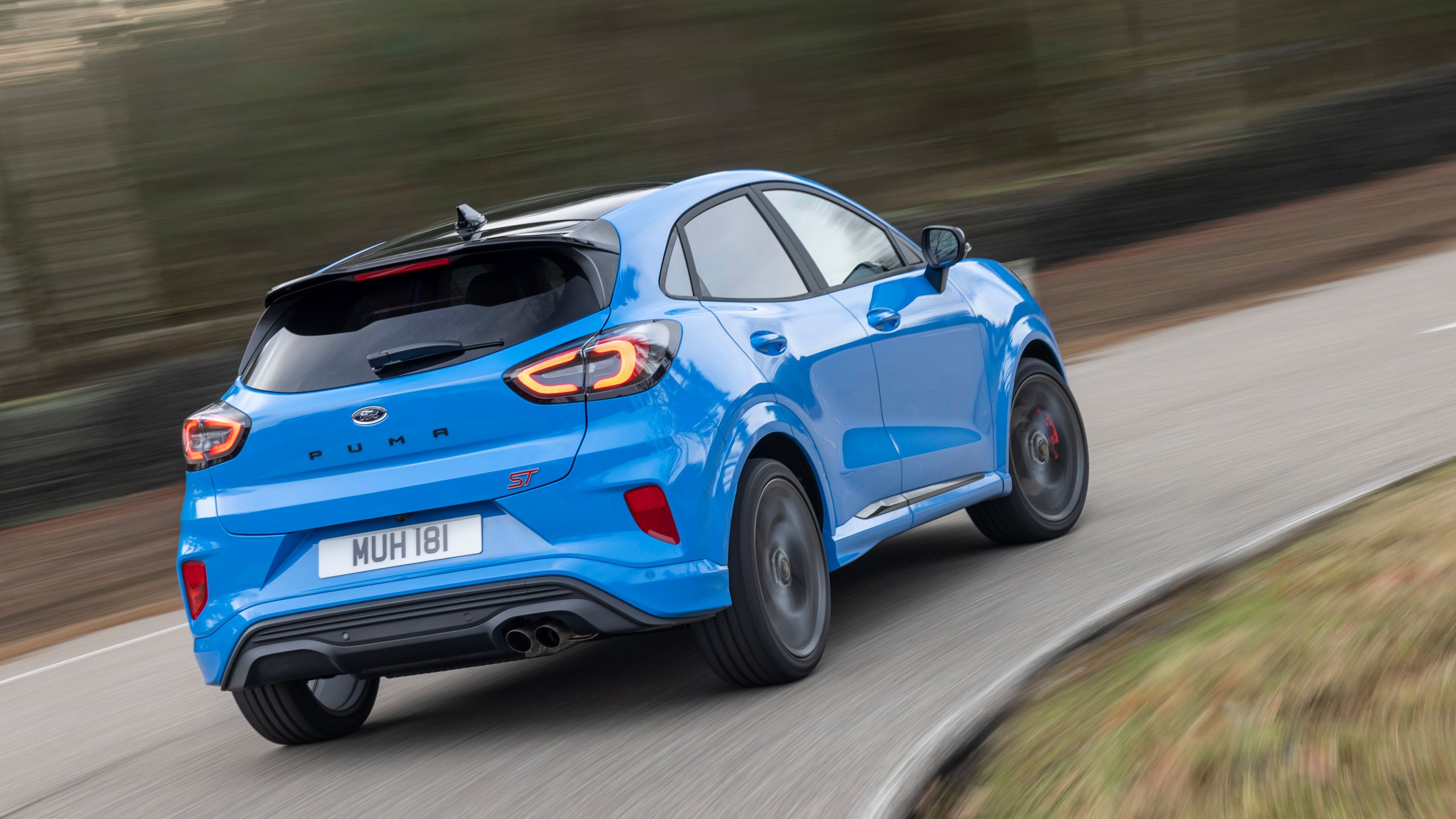 Ford Puma ST Powershift - rear tracking