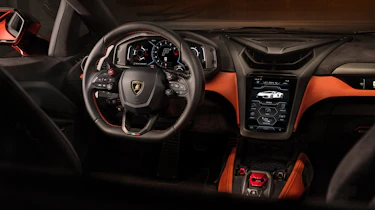 Lamborghini Revuelto